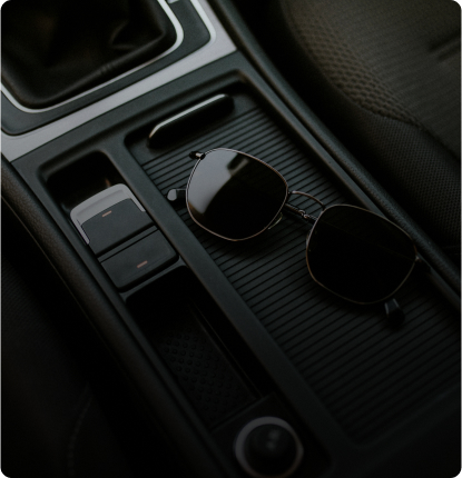 آذین اکترو پیشرو